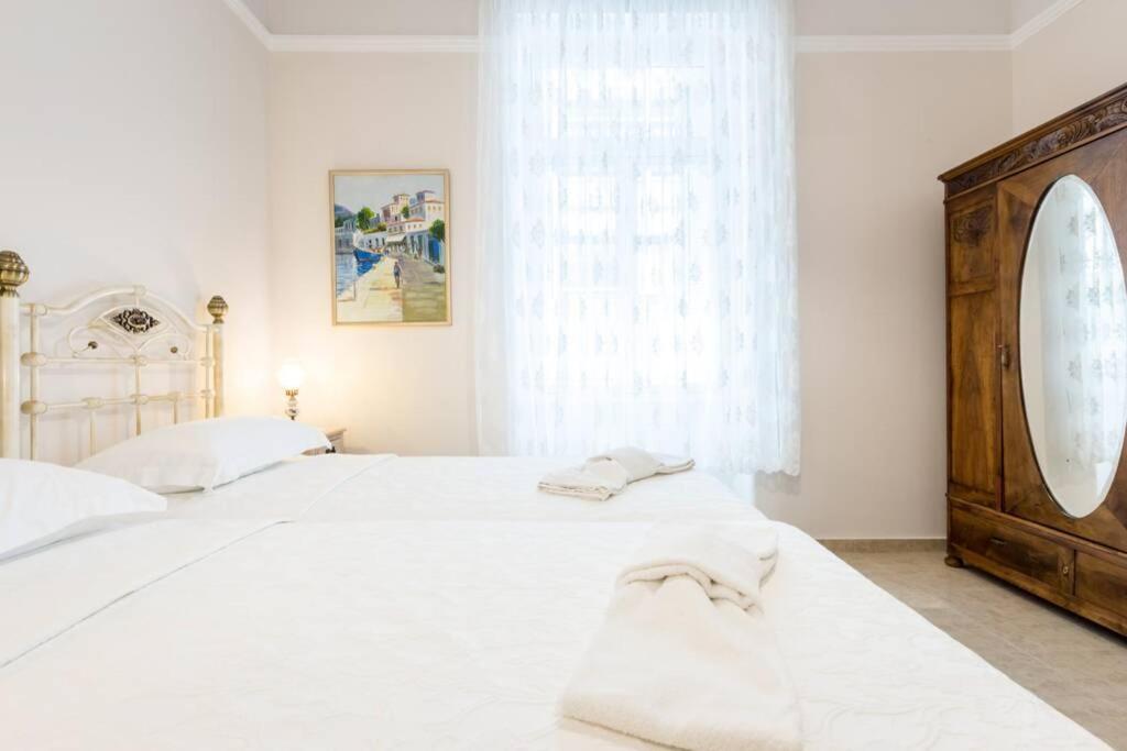 Neoclassical Apartment With 2 Bedrooms In Πειραιάς Εξωτερικό φωτογραφία