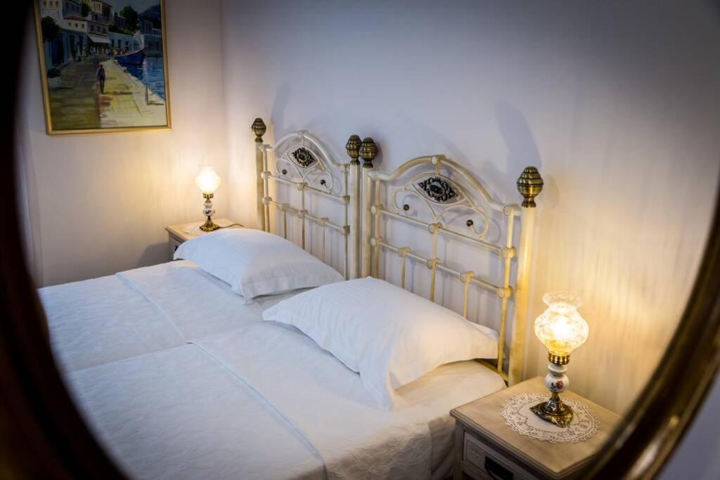 Neoclassical Apartment With 2 Bedrooms In Πειραιάς Εξωτερικό φωτογραφία