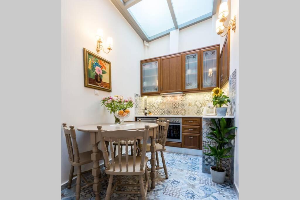 Neoclassical Apartment With 2 Bedrooms In Πειραιάς Εξωτερικό φωτογραφία