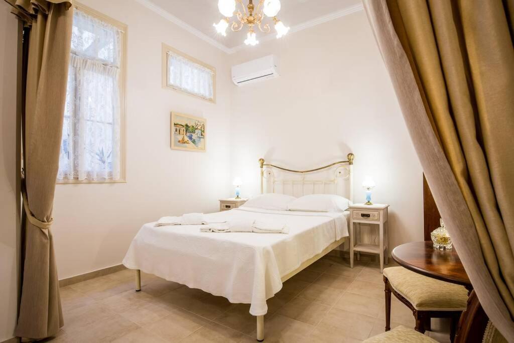 Neoclassical Apartment With 2 Bedrooms In Πειραιάς Εξωτερικό φωτογραφία