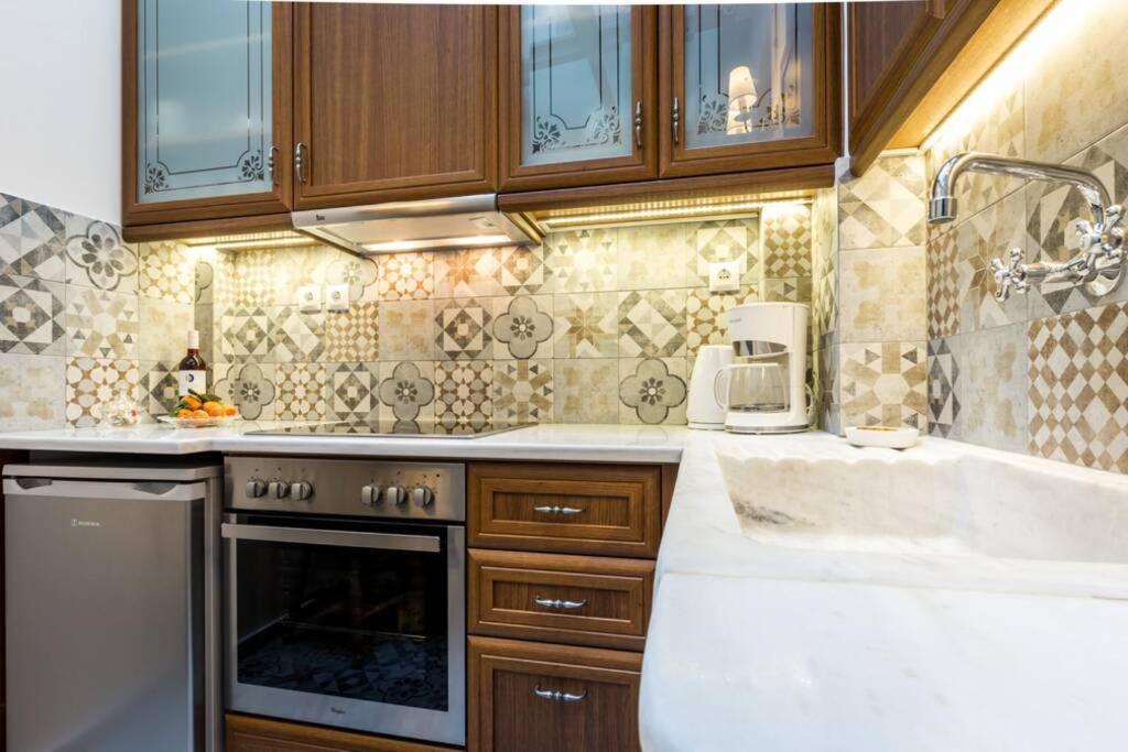 Neoclassical Apartment With 2 Bedrooms In Πειραιάς Εξωτερικό φωτογραφία