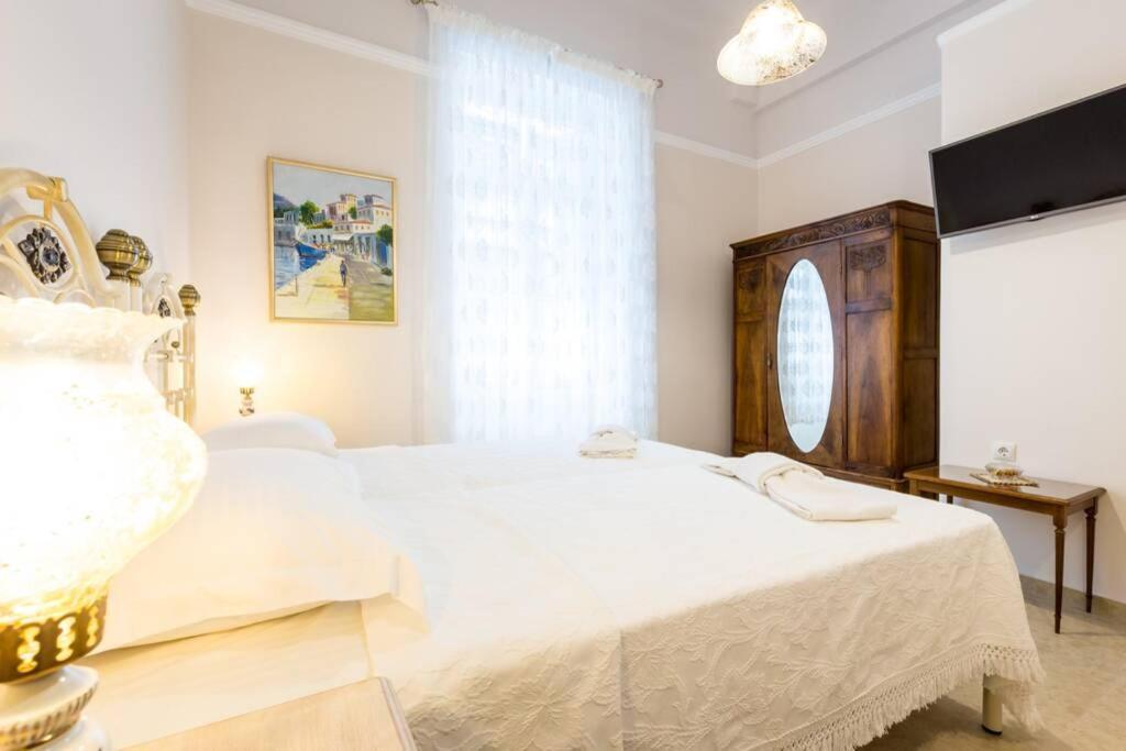 Neoclassical Apartment With 2 Bedrooms In Πειραιάς Εξωτερικό φωτογραφία