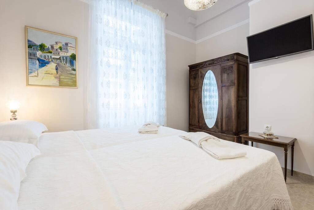 Neoclassical Apartment With 2 Bedrooms In Πειραιάς Εξωτερικό φωτογραφία